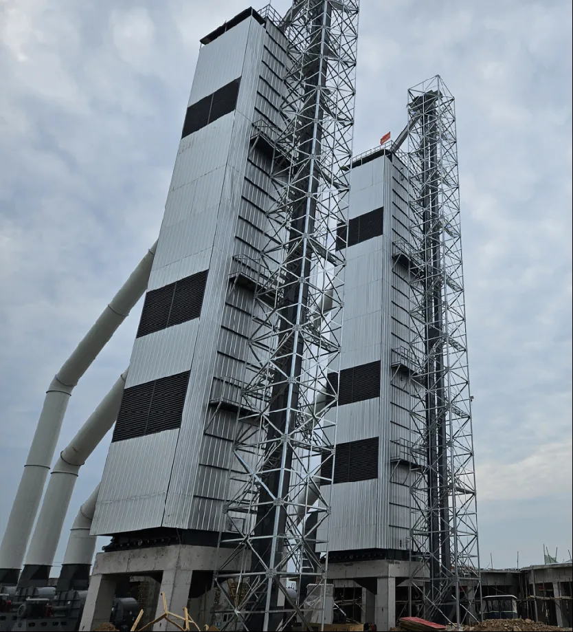หอทำแห้งเมล็ดพืชแฝดซีรีส์ 5HL ระดับ 500 TPD ในระหว่างการติดตั้ง